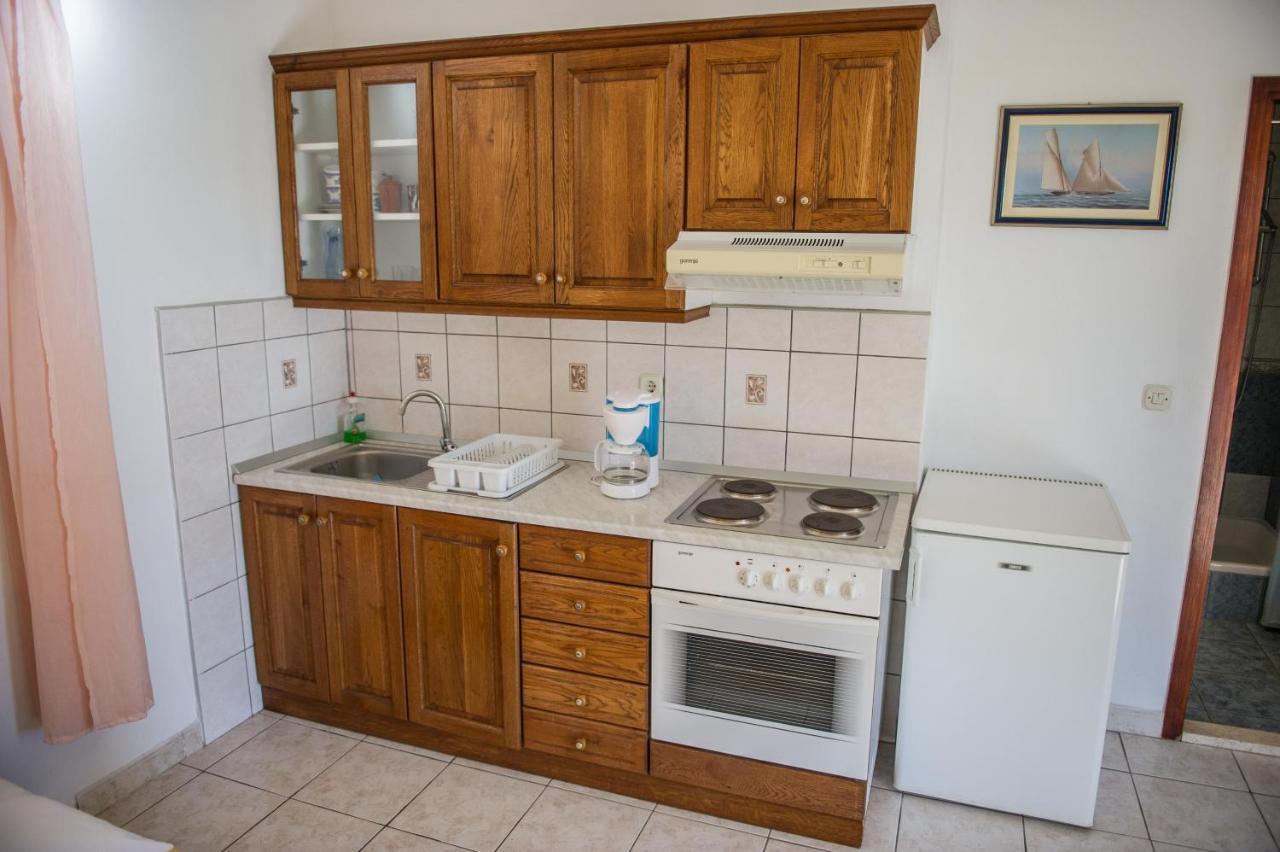 Apartments Skarpa 1601 Rogoznica  Esterno foto